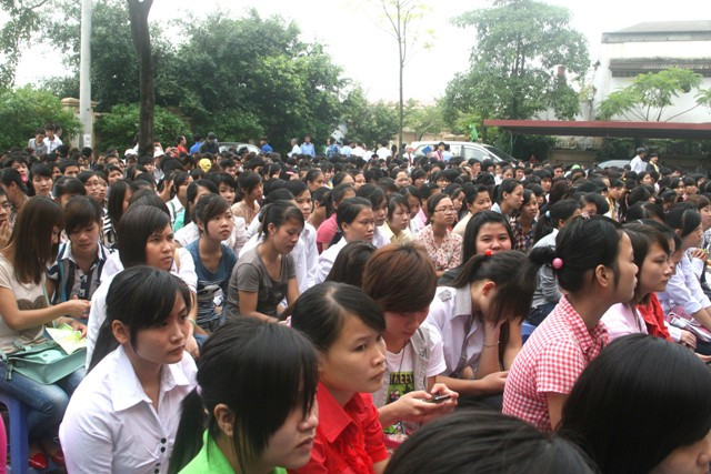 Những gương mặt của tân sinh viên trường CĐ Công nghệ Hà Nội buổi khai giảng năm học mới. Những gương mặt của tân sinh viên trường CĐ Công nghệ Hà Nội buổi khai giảng năm học mới.