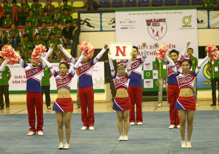 Đồng diễn nhảy cổ động của Đại học Ngoại thương Đồng diễn nhảy cổ động của Đại học Ngoại thương