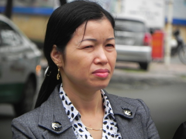 Chị Hà Thị Bích Phương, Hiệu trưởng trường THCS Cát Thịnh, Văn Chấn, Yên Bái: : Duy trì sĩ số lớp học đã là khó chưa nói gì tới chất lượng giảng dạy các em ở vùng cao. Ảnh Xuân Trung Chị Hà Thị Bích Phương, Hiệu trưởng trường THCS Cát Thịnh, Văn Chấn, Yên Bái: : Duy trì sĩ số lớp học đã là khó chưa nói gì tới chất lượng giảng dạy các em ở vùng cao. Ảnh Xuân Trung