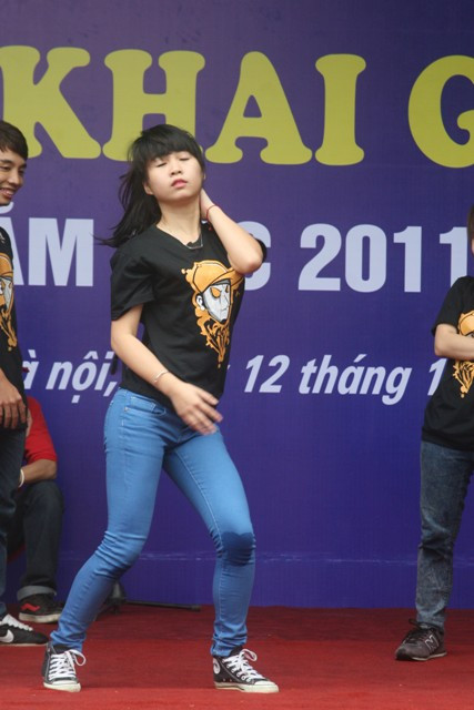 Màn nhảy Hiphop hiện đại do sinh viên trường tự tổ chức. Màn nhảy Hiphop hiện đại do sinh viên trường tự tổ chức.
