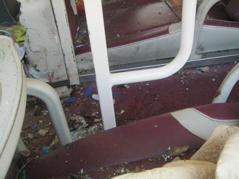 Vụ nổ làm hư hỏng nhiều trang thiết bị ở phần buồng lái