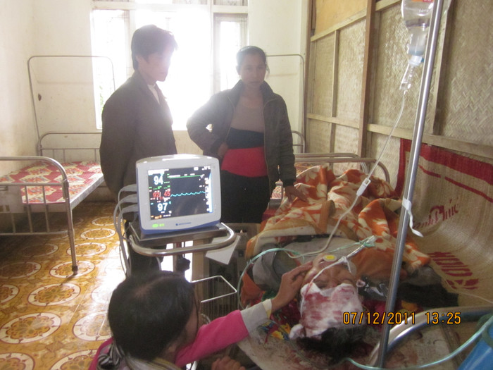 Một số nạn nhân đang được cấp cứu tại bệnh viện trong tình trạng nguy kịch Một số nạn nhân đang được cấp cứu tại bệnh viện trong tình trạng nguy kịch