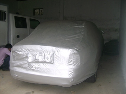 Chiếc siêu xe Rolls - Royce Phantom rồng của đại gia Trần Xuân Thạch vẫn được tạm giữ tại Công an huyện Nam Đàn để phục vụ công tác điều tra