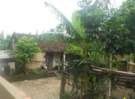 Từ ngày xảy ra vụ án mạng ngôi nhà của ông Đốc luôn trong tình trạng cửa đóng then cài. Từ ngày xảy ra vụ án mạng ngôi nhà của ông Đốc luôn trong tình trạng cửa đóng then cài.