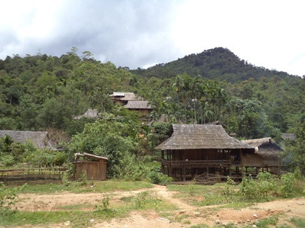 Cơn bão "ết" đã khiến bản làng nơi đây trở thành vùng đất chết Cơn bão "ết" đã khiến bản làng nơi đây trở thành vùng đất chết