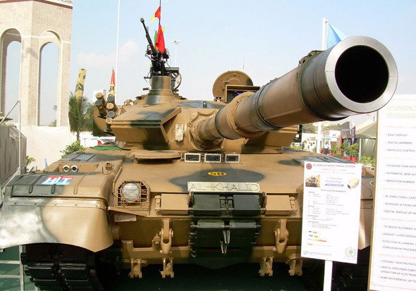 Xe tăng Al Khalid MBT-2000 do Trung Quốc-Pakistan hợp tác nghiên cứu phát triển, sử dụng động cơ của Ukraine. Xe tăng Al Khalid MBT-2000 do Trung Quốc-Pakistan hợp tác nghiên cứu phát triển, sử dụng động cơ của Ukraine.