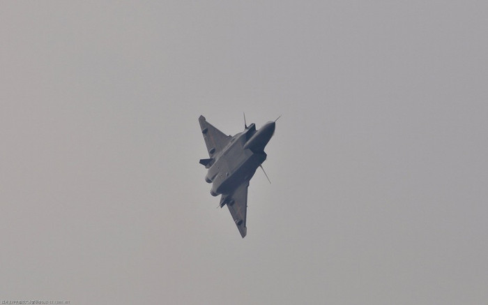 J-20 bay thử ngày 10/3/2012. J-20 bay thử ngày 10/3/2012.