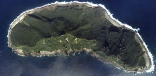 Đảo Senkaku của Nhật Bản (Trung Quốc gọi là đảo Điếu Ngư). Đảo Senkaku của Nhật Bản (Trung Quốc gọi là đảo Điếu Ngư).