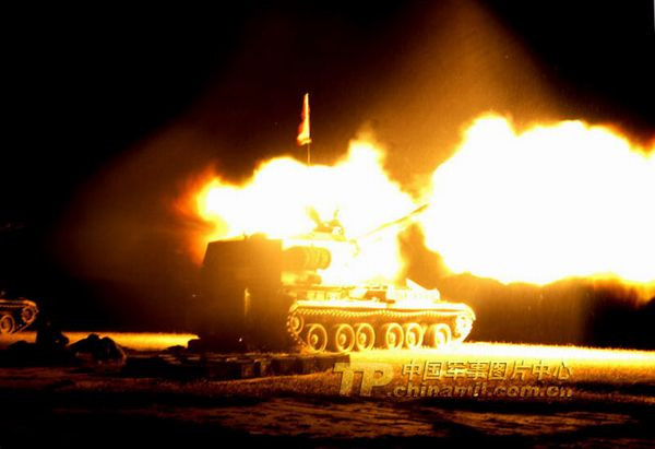 Sư đoàn thiếp giáp, Đại quân khu Thẩm Dương bày trận ở thảo nguyên bắn đạn thật.