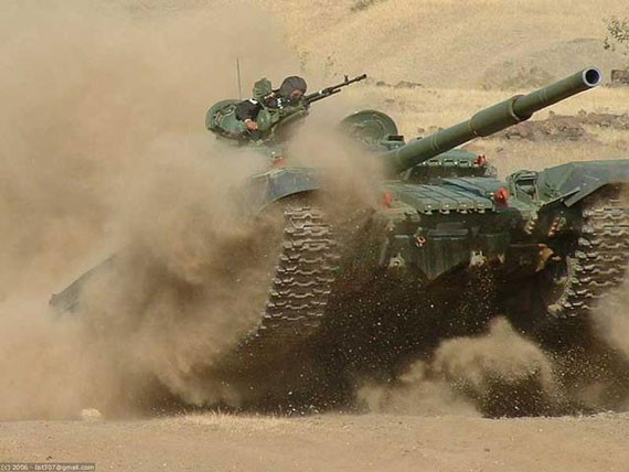 Xe tăng T-72 của Lục quân Ấn Độ. Xe tăng T-72 của Lục quân Ấn Độ.