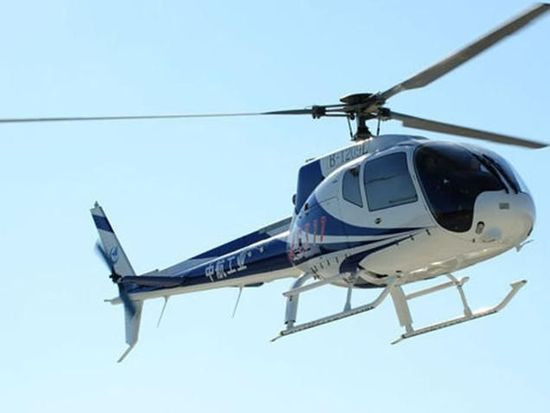 Máy bay trực thăng dân dụng hạng nhẹ AC311 do Trung Quốc tự nghiên cứu chế tạo.
