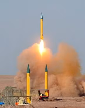 Iran vừa tổ chức cuộc diễn tập "Nhà tiên tri-7. Trong hình là tên lửa tầm trung Shahab-1 của Iran trong cuộc diễn tập này.