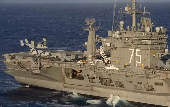 Ngày 23/7/2012, tàu sân bay USS Harry S Truman của Hải quân Mỹ kiểm tra hạ cánh máy bay cánh xoay MV-22 Osprey sau khi hoàn thành đại tu. Ngày 23/7/2012, tàu sân bay USS Harry S Truman của Hải quân Mỹ kiểm tra hạ cánh máy bay cánh xoay MV-22 Osprey sau khi hoàn thành đại tu.