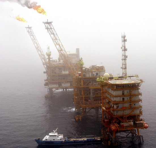 Mỏ dầu Soroush của Iran ở vịnh Ba Tư.