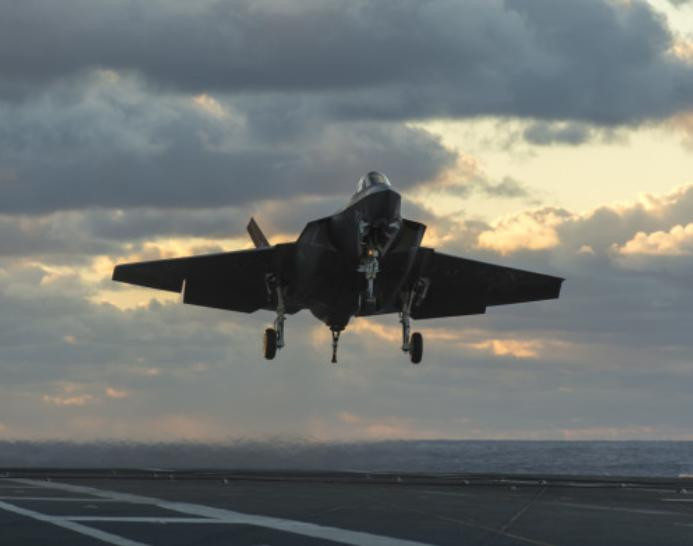 Máy bay chiến đấu tàng hình F-35C Mỹ Máy bay chiến đấu tàng hình F-35C Mỹ