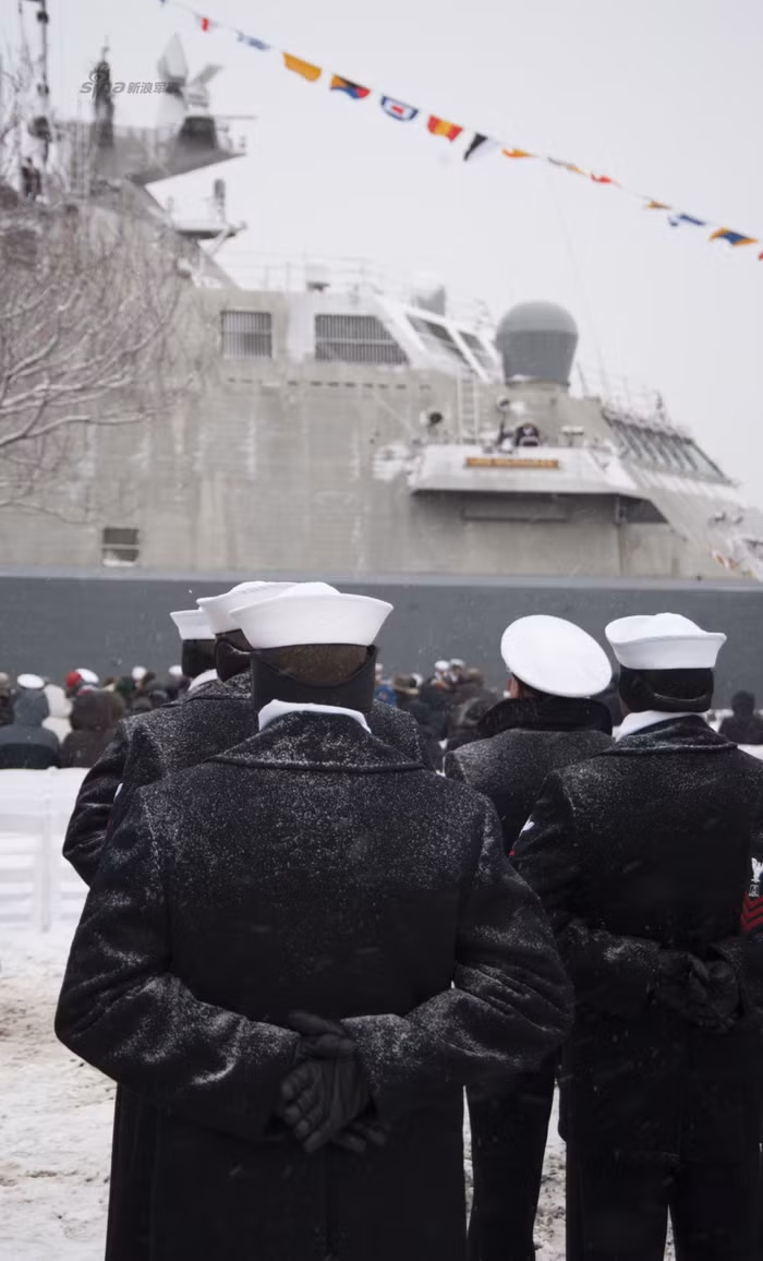 Ngày 21 tháng 11 năm 2015, Mỹ tổ chức lễ biên chế tàu tuần duyên Milwaukee LCS-5