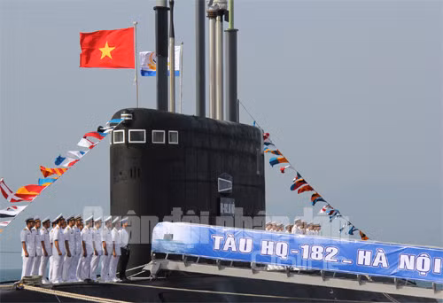 Tàu ngầm diesel-điện Hà Nội lớp Kilo của Hải quân Việt Nam, mua của Nga