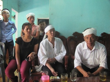 Người nhà bệnh nhân Hồng vẫn đang tỏ ra bức xúc sau cái chết uẩn khúc của người thân mình