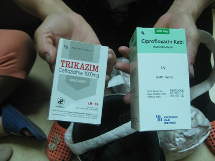 Hai loại kháng sinh đã tiêm cho bệnh nhân Hồng dẫn đến việc nạn nhân bị sốc phản vệ và tử vong Hai loại kháng sinh đã tiêm cho bệnh nhân Hồng dẫn đến việc nạn nhân bị sốc phản vệ và tử vong