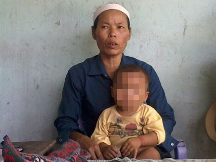 Chị Hoàng Thị Châu (chị ruột nạn nhân) tỏ thái độ bức xúc trước hành vi độc ác vô nhân tính của Xịn