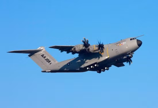 Máy bay vận tải A400M của hãng EADS - châu Âu.