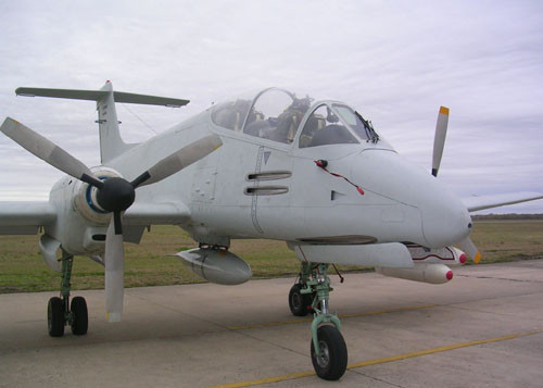 Máy bay tấn công kiểu chân vịt Pucara của Argentina. Máy bay tấn công kiểu chân vịt Pucara của Argentina.