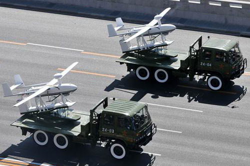 Máy bay không người lái hạng trung BZK-006.