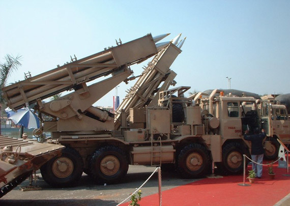 Tên lửa phóng loạt Pinaka do Ấn Độ tự sản xuất Tên lửa phóng loạt Pinaka do Ấn Độ tự sản xuất