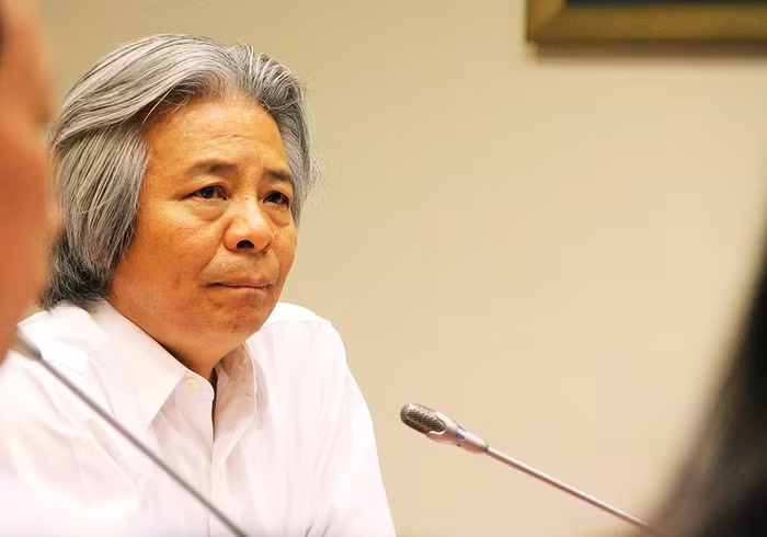 Theo đề nghị của các chuyên gia, lãnh đạo Học viện Khoa học Xã hội cần có cơ sở khoa học về số chỉ tiêu 350 tiến sĩ/năm. Ảnh chụp GS. Võ Khánh Vinh - Giám đốc Học viện trong buổi họp báo về nội dung liên quan vừa qua. Ảnh Xuân Trung