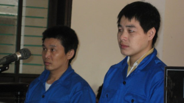 2 ông trùm ma túy đối tượng người Lào là Vừ Nhìa Lỳ (SN 1981) và Thò Bá Lềnh (SN 1993), cả hai đều trú tại huyện Sầm Tớ, tỉnh Hủa Phăn (Lào) vận chuyển trái phép 6 bánh heroin vào Việt Nam. Cả hai đối tượng đã bị công an Nghệ An bắt trong một chuyên án mà túy sau đó bị TAND tỉnh Nghệ An tuyến án tử hình. 2 ông trùm ma túy đối tượng người Lào là Vừ Nhìa Lỳ (SN 1981) và Thò Bá Lềnh (SN 1993), cả hai đều trú tại huyện Sầm Tớ, tỉnh Hủa Phăn (Lào) vận chuyển trái phép 6 bánh heroin vào Việt Nam. Cả hai đối tượng đã bị công an Nghệ An bắt trong một chuyên án mà túy sau đó bị TAND tỉnh Nghệ An tuyến án tử hình.