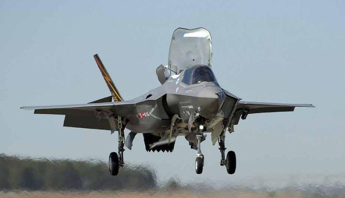 Mỹ sẵn sàng chia sẻ công nghệ máy bay chiến đấu F-35 với Ấn Độ Mỹ sẵn sàng chia sẻ công nghệ máy bay chiến đấu F-35 với Ấn Độ