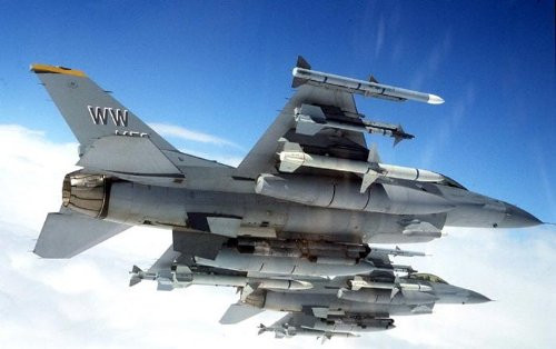 Máy bay chiến đấu F-16C do Mỹ chế tạo Máy bay chiến đấu F-16C do Mỹ chế tạo