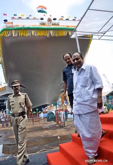 Bộ trưởng Quốc phòng Ấn Độ tham dự lễ hạ thủy tàu sân bay nội địa đầu tiên INS Vikrant ngày 12 tháng 8 năm 2013