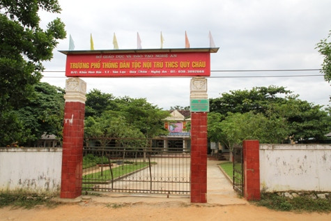 Trường Tiểu học Châu Hạnh 2 với cơ sở kiên cố đã được chuyển cho Trường PTDTNT trung học cơ sở Quỳ Châu bởi trường DNTN này được thành lập nhưng lại chưa có cơ sở vật chất Trường Tiểu học Châu Hạnh 2 với cơ sở kiên cố đã được chuyển cho Trường PTDTNT trung học cơ sở Quỳ Châu bởi trường DNTN này được thành lập nhưng lại chưa có cơ sở vật chất