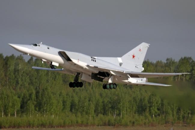 Máy bay ném bom chiến lược Tu-22M3 Nga Máy bay ném bom chiến lược Tu-22M3 Nga