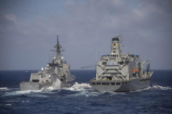 Ngày 26 tháng 3 năm 2015, tàu khu trục Atago DDG177 của Lực lượng Phòng vệ Biển Nhật Bản tiến hành tiếp tế trên biển (nguồn mạng sina Trung Quốc) Ngày 26 tháng 3 năm 2015, tàu khu trục Atago DDG177 của Lực lượng Phòng vệ Biển Nhật Bản tiến hành tiếp tế trên biển (nguồn mạng sina Trung Quốc)