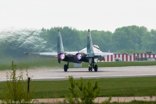 Máy bay chiến đấu Su-35 và Su-30S mới nhất của Nga đồng thời được điều động (nguồn mạng sina Trung Quốc) Máy bay chiến đấu Su-35 và Su-30S mới nhất của Nga đồng thời được điều động (nguồn mạng sina Trung Quốc)