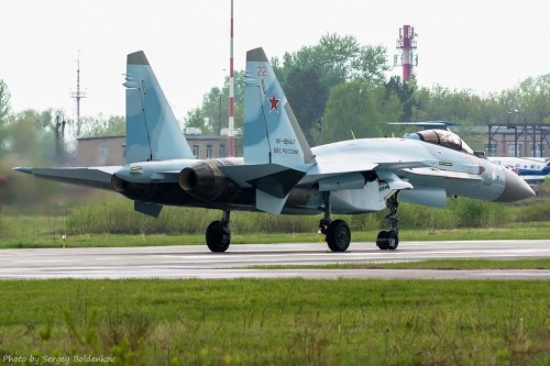 Máy bay chiến đấu Su-35 và Su-30S mới nhất của Nga đồng thời được điều động (nguồn mạng sina Trung Quốc) Máy bay chiến đấu Su-35 và Su-30S mới nhất của Nga đồng thời được điều động (nguồn mạng sina Trung Quốc)