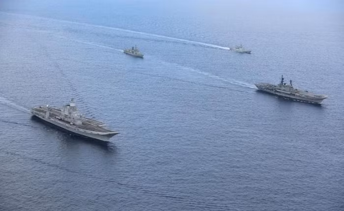2 biên đội tàu sân bay Hải quân Ấn Độ