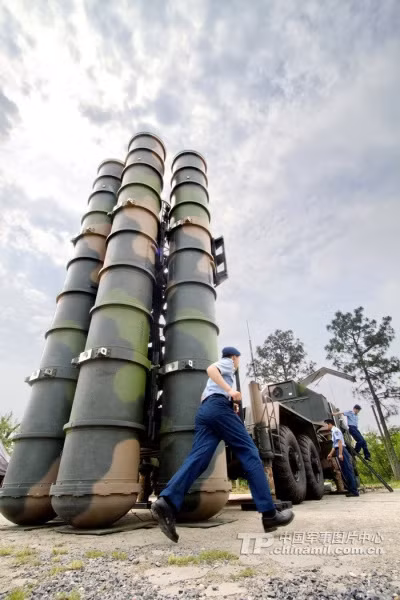 Hệ thống tên lửa phòng không tầm xa HQ-9 do Trung Quốc tự chế tạo