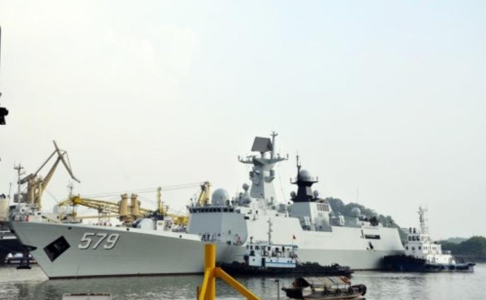 Tàu hộ vệ tên lửa Hàm Đan số hiệu 579 Type 054A chuẩn bị biên chế cho Hải quân Trung Quốc (nguồn mạng sina Trung Quốc)