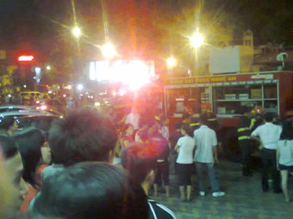 Sau hơn nửa tiếng đồng hồ, khi lực lượng Công an Nghệ An có mặt, cháu bé mới được giải cứu.