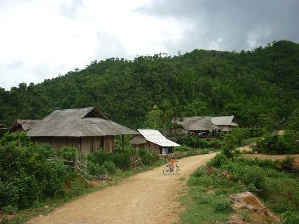 Bản Na Sành đã trở thành bản góa phụ bởi cơn bão "ết"