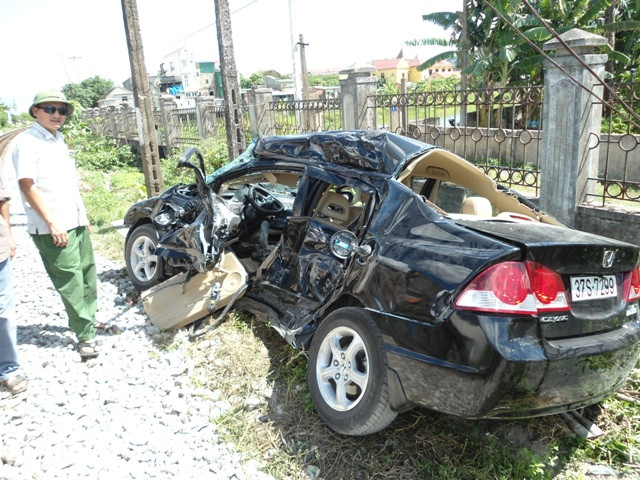 Vụ tai nạn xảy ra vào khoảng 12h30 ngày 28/6 tại Km 311+500 tuyến đường sắt Bắc-Nam thuộc địa phận xóm 12, Nghi Kim, TP Vinh, Nghệ An.