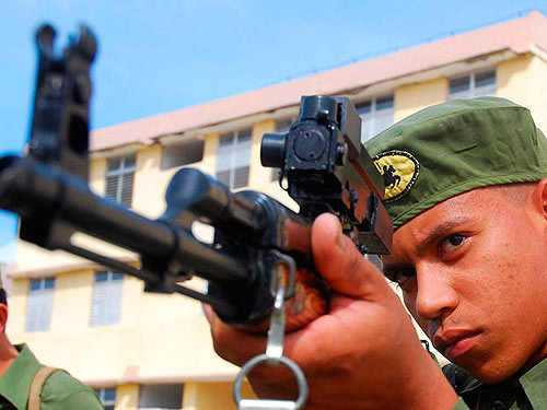 Cuba đang muốn Nga giúp hiện đại hóa quân đội của nước này. Ảnh: REUTERS