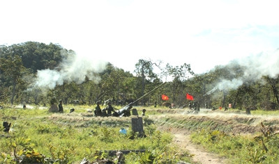 Pháo 57mm của đoàn Pháo phòng không 234 hướng tới mục tiêu