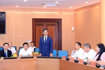 Ông Lê Thanh Nam - tân Chánh Văn phòng Ủy ban nhân dân thành phố Hà Nội phát biểu tại Hội nghị. Ảnh: hanoi.gov.vn.