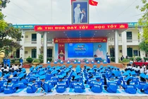 Một sân chơi tiếng Anh được tổ chức tại Trường Tiểu học Đông La (An Khánh, Hà Nội). Ảnh: NTCC.