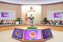 Thủ tướng chỉ rõ các nhóm nhiệm vụ, giải pháp trọng tâm trong tháng 6 và thời gian tới; nhấn mạnh, vướng mắc về thể chế, pháp luật: Khó mấy cũng phải tháo gỡ để biến thể chế thành lợi thế cạnh tranh - Ảnh: VGP/Nhật Bắc.