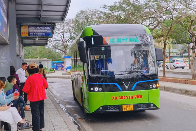 Dự kiến đến 30/4, Hà Nội sẽ vận hành 822 xe buýt sử dụng điện và năng lượng xanh